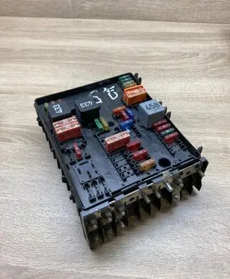 Skoda Fabia Mk1 (6Y) Fuse module 1K0937124H