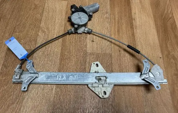 Honda Accord Front door window regulator with motor 