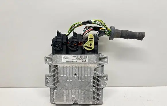 Volvo V50 Engine control unit/module 31336000 S180134100A J38AC