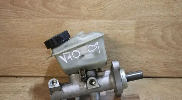 Volvo V70 Master brake cylinder 8646006