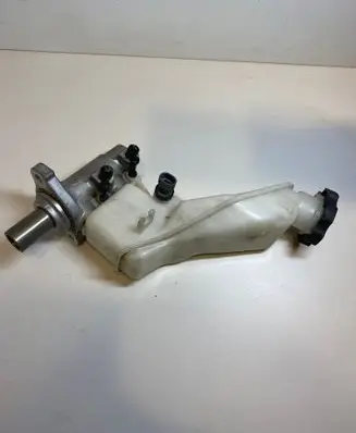 Toyota Land Cruiser (J100) Master brake cylinder 252343