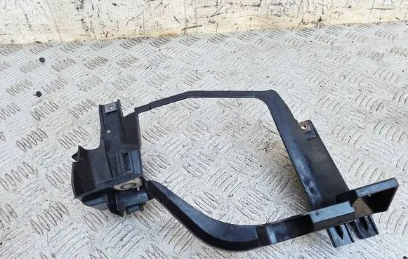 BMW 5 E60 E61 Headlight/headlamp mounting bracket 15873700