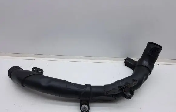 Volkswagen Jetta VI Intercooler hose/pipe 1K0145840AA