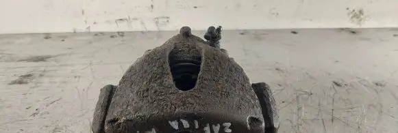 Opel Zafira A Front brake caliper