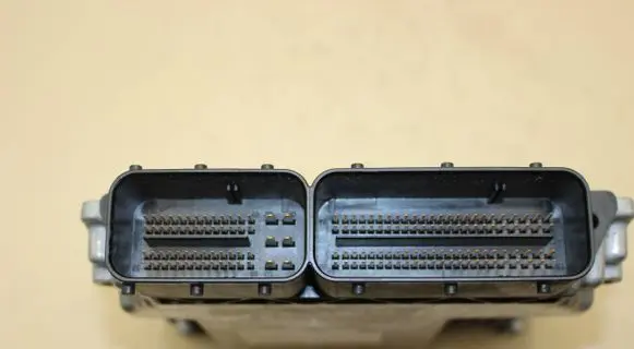 BMW X3 E83 Engine control unit/module 8506373 030552021