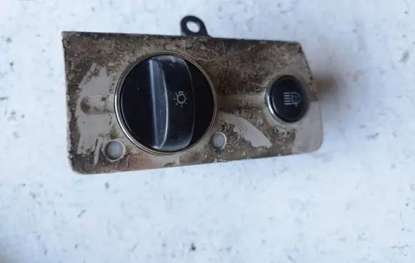 Mercedes-Benz E W211 Light switch 2115450104 04056002