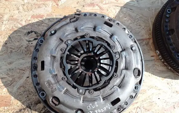 Mazda 6 Clutch set kit LUK R2A116410 R2A116610B