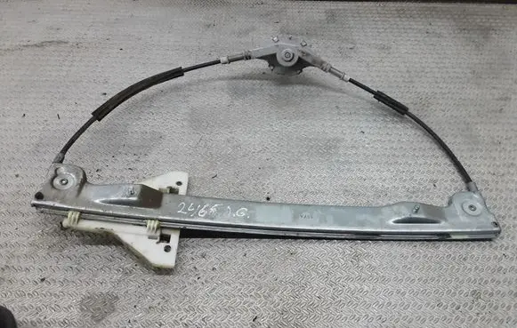 Rear door manual window regulator