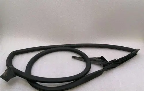 Lamborghini LP 610-4 Rubber seal front coupe door window 4T8831707D