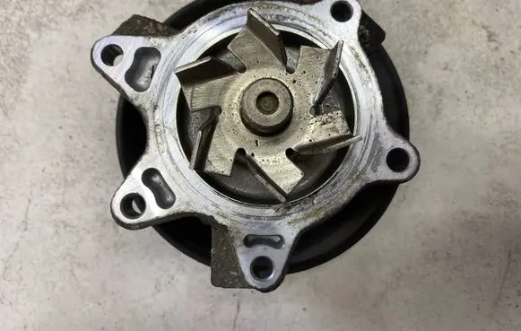 Toyota Prius (XW20) Water pump 