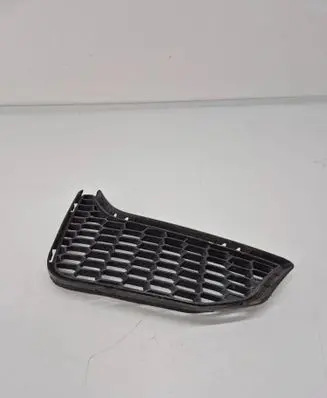 BMW M3 F80 Front bumper lower grill 8054302