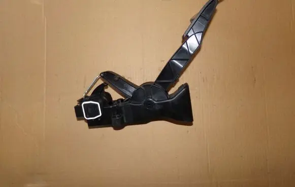 Mercedes-Benz A W169 Accelerator throttle pedal 1693000104