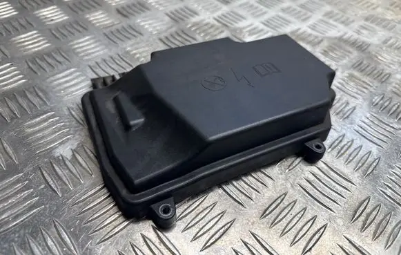 Mercedes-Benz GLC C253 Fuse box cover A2055400182