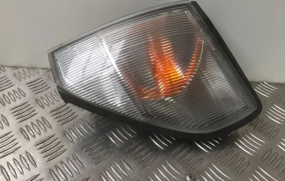 Toyota Land Cruiser (J100) Front indicator light