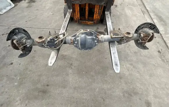 Ram 1500 Rear axle beam with reductor 68270329AB