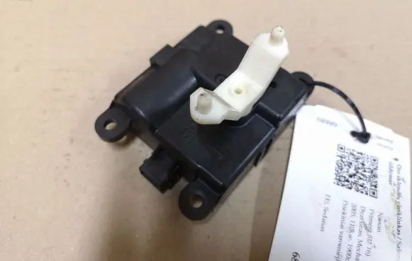 Nissan Primera Air flap motor/actuator 3C27030840
