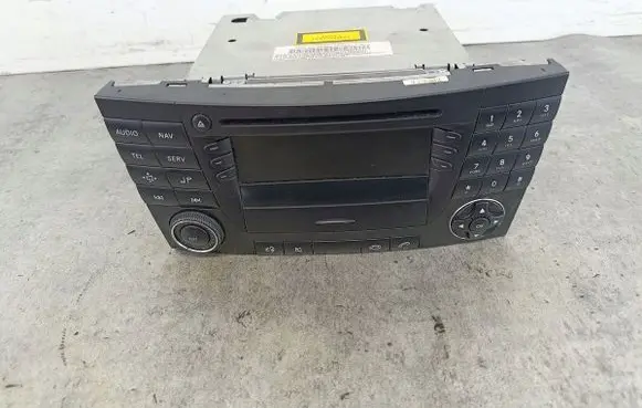 Mercedes-Benz E W211 Radio/CD/DVD/GPS head unit A2118275142