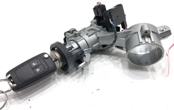 Opel Corsa E Ignition lock 13496349