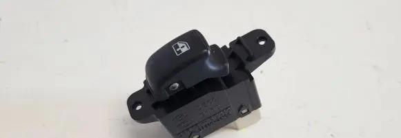 Hyundai Santa Fe Electric window control switch 621W17520 935753C010