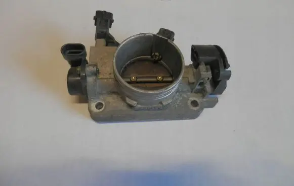 Peugeot 206 Throttle valve 72776020B1