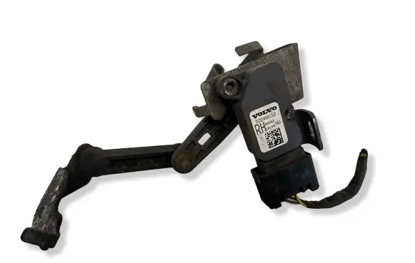 Headlight/headlamp level sensor
