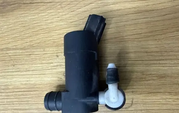 Ford Mondeo MK IV Windscreen/windshield washer pump