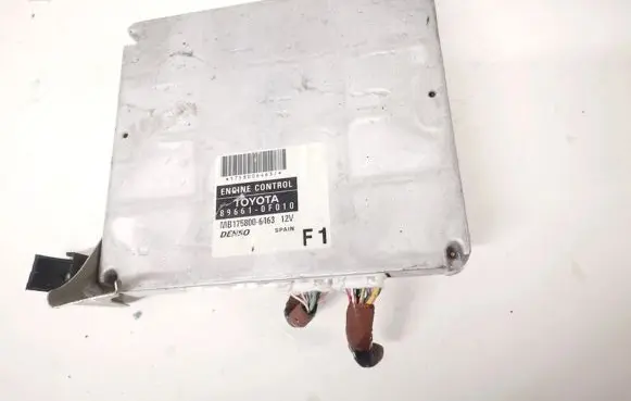 Toyota Corolla Verso AR10 Engine control unit/module 896610f010 89661-0f010