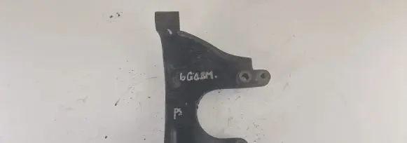Mitsubishi L200 Fuel pump bracket 