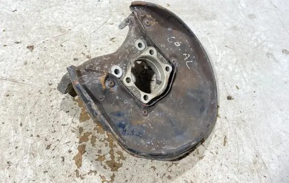 Rear wheel hub spindle/knuckle