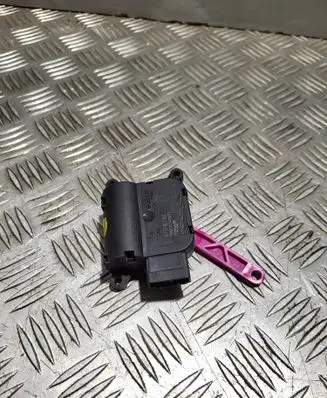 Audi A4 S4 B7 8E 8H Air flap motor/actuator 0132801300 24101912 663824G