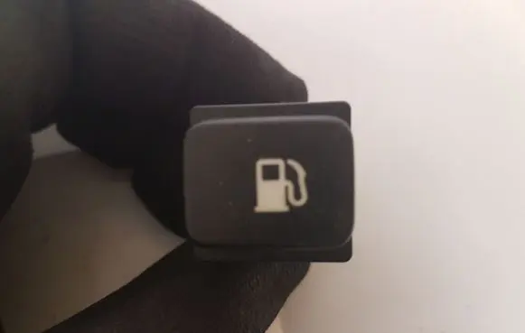 Citroen C4 I Picasso Fuel tank opening switch 96530658XT