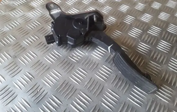 Subaru Outback Accelerator throttle pedal 36010AG140 1988007120