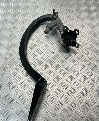 Audi A5 Tailgate/trunk/boot hinge 8W6827301