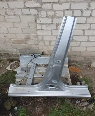 Renault Clio IV Pillar (middle) 