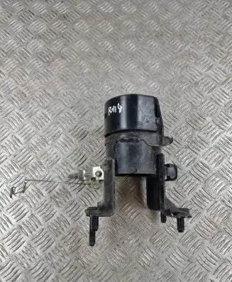 Toyota RAV 4 (XA50) Engine mount bracket