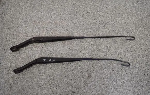 Nissan Micra Front wiper blade arm