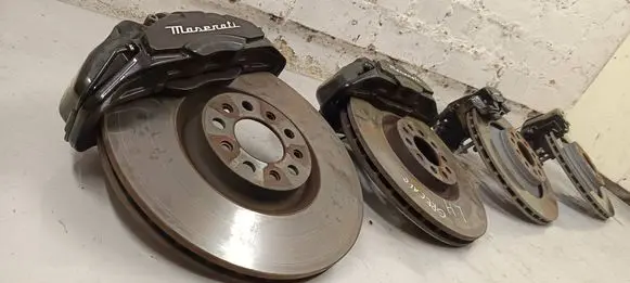 Maserati Grecale Brake discs and calipers set 6701604710 6701605130