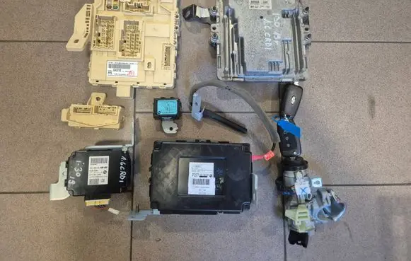 Hyundai i30 Engine ECU kit and lock set 391992U000