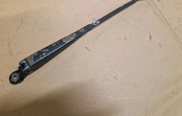Volkswagen Scirocco Front wiper blade arm 533955409B 533955407A