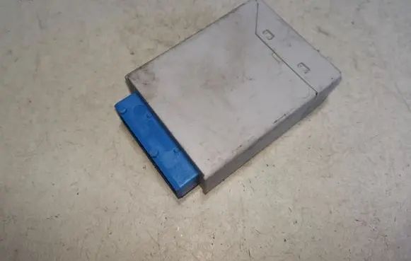 BMW 3 E36 Window wiper relay 8366381 61358366381