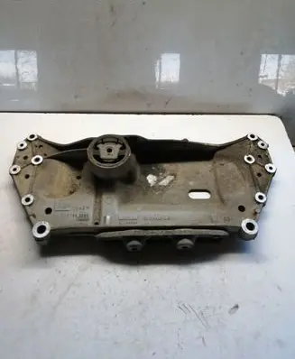 Volkswagen Touran I Front subframe
