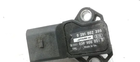 Volkswagen Touran I Air pressure sensor 0281002399 038906051B