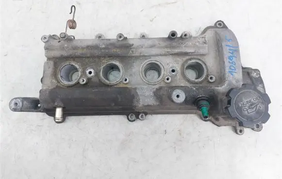 Toyota Yaris Rocker cam cover 