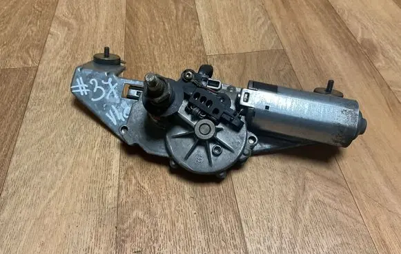 Volvo S40, V40 Rear window wiper motor 0390201529