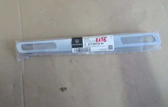 Mercedes-Benz GLB x247 Front bumper upper radiator grill A2478882400