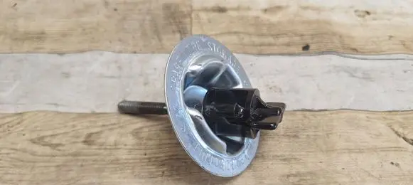 Honda FR-V Spare wheel bolt 