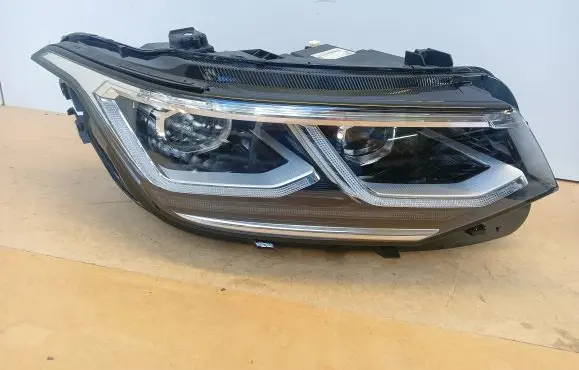 Volkswagen Tiguan Headlight/headlamp 5NB941082G