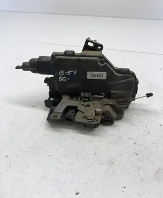Volkswagen Golf Plus Rear door lock 7L0839015