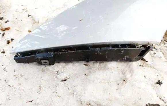 Peugeot 5008 Front bumper mounting bracket