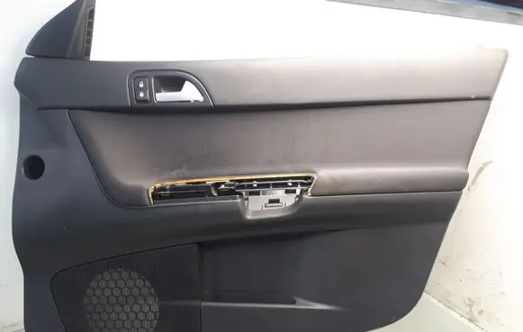 Volvo V50 Front door card panel trim 8658898 8679451